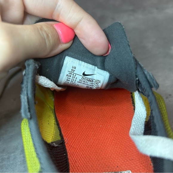 Nike Waffle One Sneakers DO5868-700 Womens sz 6.5 - green - Picture 6 of 6